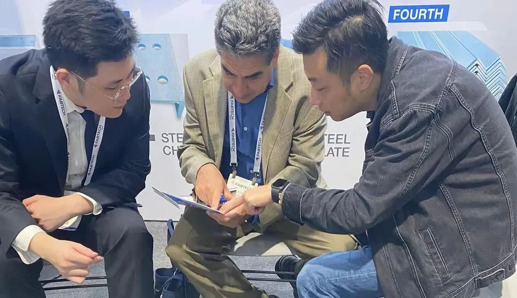 Une bague de sceau de haute qualité utilisée pour protéger la tête de coupe au laser à fibre dans la ville de Wuhan 11