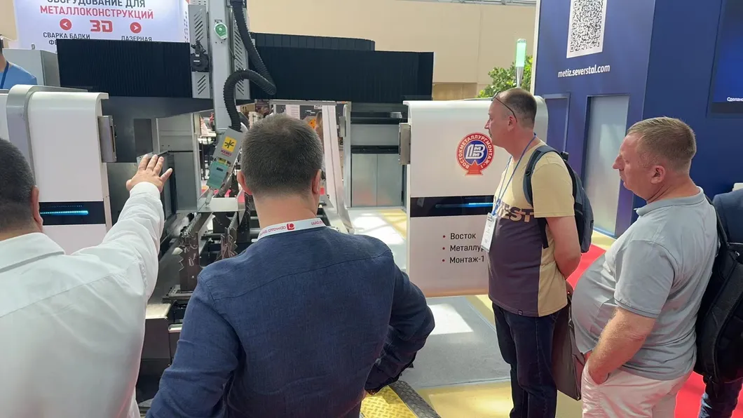 1000W-6000W Puissance 0,8g Machine à découper le métal au laser à fibre CNC accélérée 10